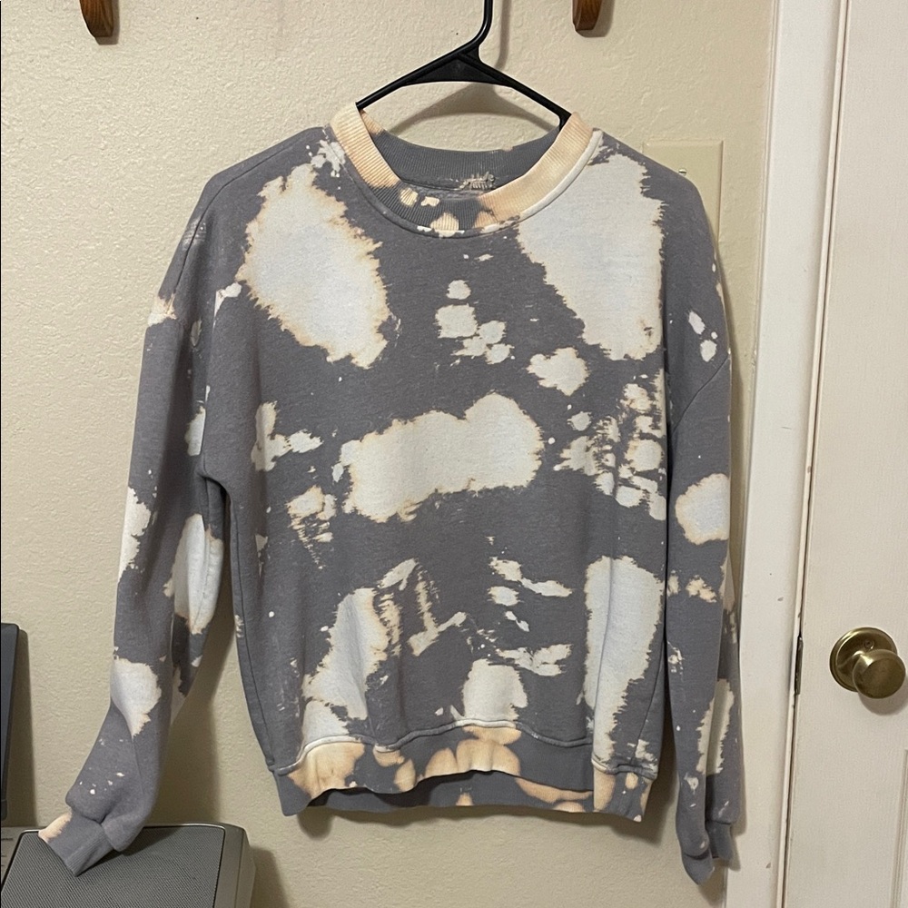 Gray and Cream Tie-Dye Women's Crew Neck Sweater